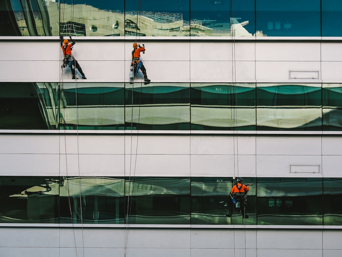 Glass façade clean